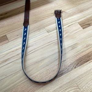 Like new belt whale pattern